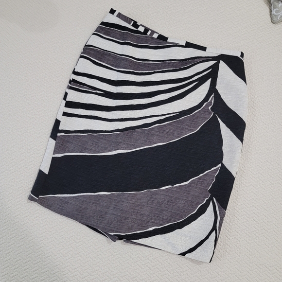 NEW Ann Taylor Slik and Linen Blend Skirt Gray Black Abstract Print Size 0 - Picture 7 of 14